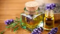 Verwöhnen Sie Ihren Geist für die Hilfe der Aromatherapie