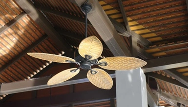 Letní a zimní provoz stropního ventilátoru