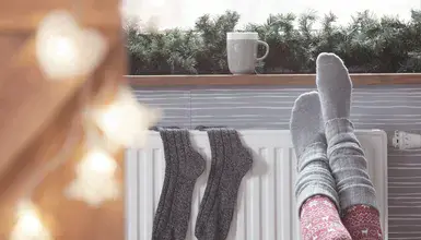 Jak doma udržet teplo nejen o Vánocích